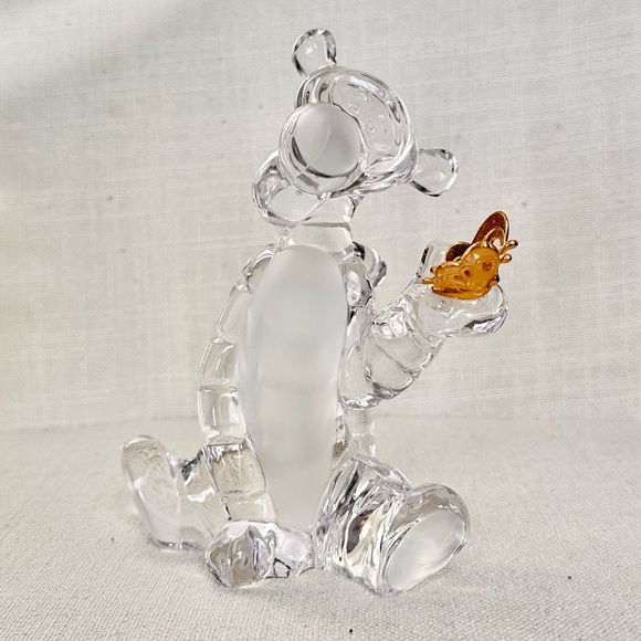 Lenox Winnie the Pooh Collection Disney Tigger with Gold Butterfly Figurine - Picture 12 of 12